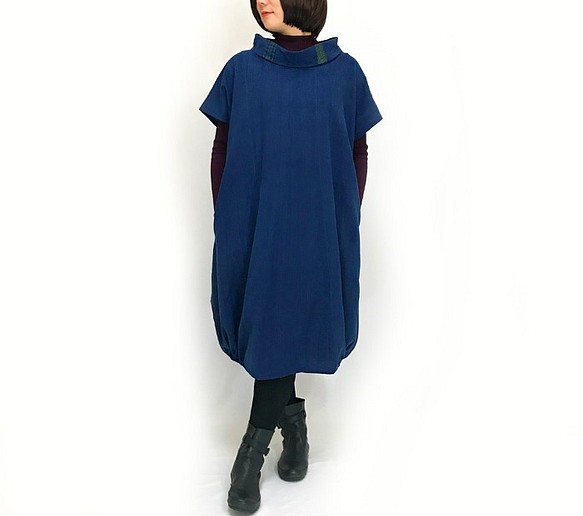 藍染手織綿、大きいサイズの着物古布付きバルーンワンピース 1枚目の画像