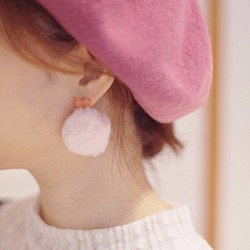 ◆hippie◆ 新年特別版 透明粉紅毛毛球壓克力愛心耳環(耳針款) 第1張的照片