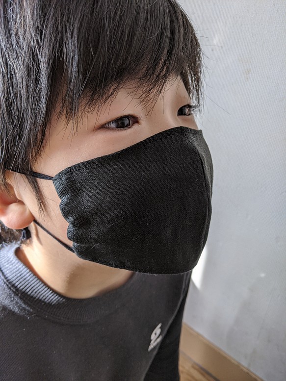 【uraraさま専用】抗菌性　黒マスク　Ｓサイズ✕3枚　子供用　麻✕綿　天然素材100%　リネン 1枚目の画像