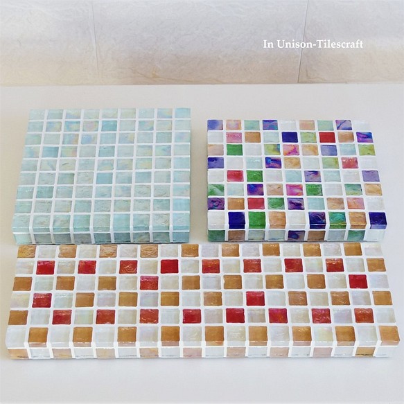 【R様オーダー品・カラーサイズ変更】ガラスタイルのディスプレイトレイ3種（飾り台・小物置き） 1枚目の画像