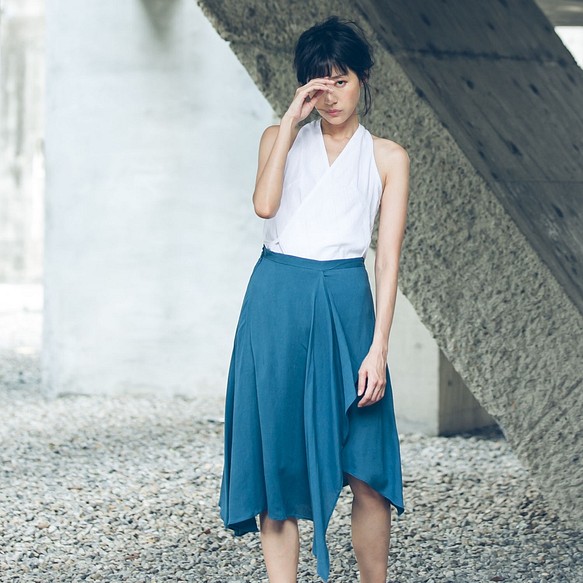 波浪邊中長裙 - 霧藍 Draped asymmetric midi skirt - Cerulean 第1張的照片