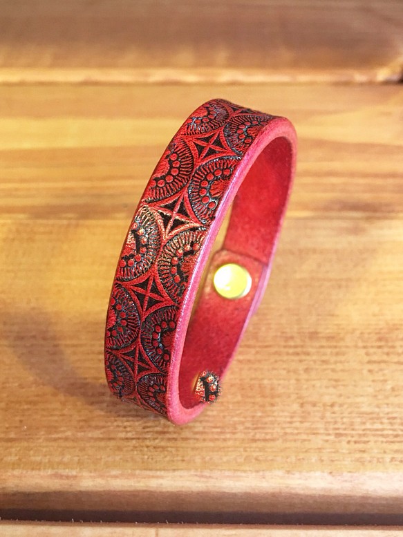 Geometric bracelet【Red×Antique】 1枚目の画像