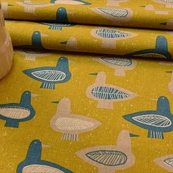 斯堪的納維亞風格/鳥紋/棉麻帆布面料/棉麻/日本製造/布料/芥末 第1張的照片