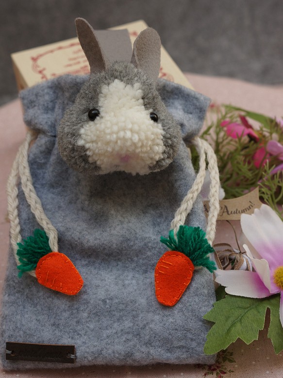 [ヴィッキー]ベアの手作り羊毛脂のPomPomのは_邦尼爱萝卜材料の小さな袋を運びます 1枚目の画像