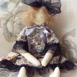 布の人形 黒いリボンの女の子 人形 Misa1960 通販 Creema クリーマ ハンドメイド 手作り クラフト作品の販売サイト