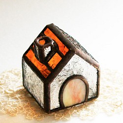 茶色の屋根の小さなガラスの家　ミニランプ　ステンドグラス　ガラス　ハウス 1枚目の画像