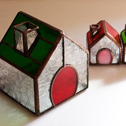 みどりの屋根の大きなガラスの家　ミニランプ　ステンドグラス　ガラス　ハウス 1枚目の画像