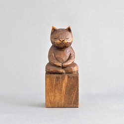 木彫り 座禅猫　蜜蝋仕上げ　猫仏1701 1枚目の画像