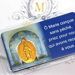 パリのメダイ教会で購入！パリ教会の不思議のメダイ ゴールドカラーチャーム入りカード 1枚目の画像