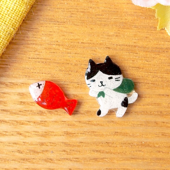 Meow Cat Neko 原創手作小偷貓貓偷魚魚耳環 (小偷貓貓和魚魚為一對) 可改夾式 第1張的照片