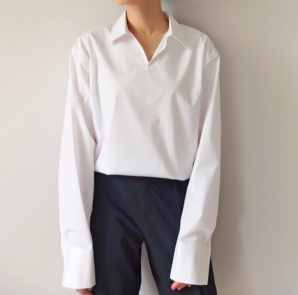 白色Ｖ領襯衫 Rey Shirt  (Made with Italian shirting fabric ) 第1張的照片