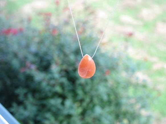 《オレンジアベンチュリン》肌に優しい＊絹糸のネックレス 1枚目の画像