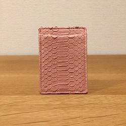 ヘビ革のパスケース【送料無料】ピンク 1枚目の画像