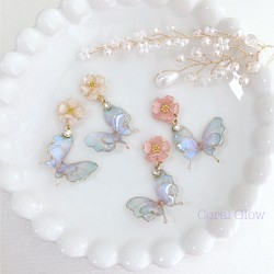 受注製作 桜と青い蝶のピアス♡樹脂ノンホールピアス変更可能　再販 1枚目の画像