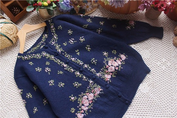 【1着限定】刺繍100%ウール・カーディガ・ セーター ニット HT-9934 1枚目の画像