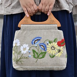 【受注製作】花刺繍 木柄手持ちトートバッグ ・ハンドバッグ 2way 1枚目の画像