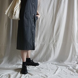 camisole dress 灰色條紋系扣飄帶吊帶連衣裙 第1張的照片