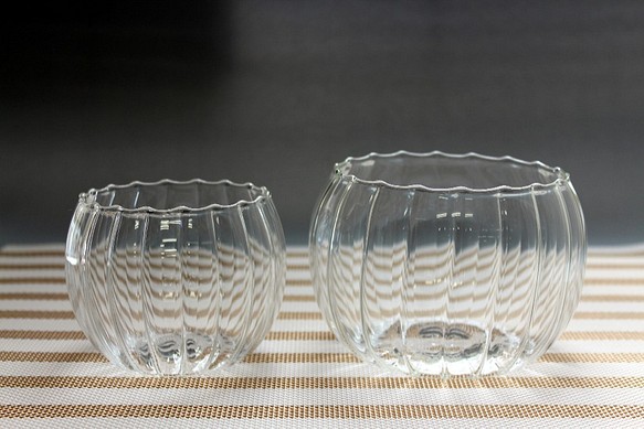 手作りガラスのフリーカップ 4（ボウル2点セット） 1枚目の画像