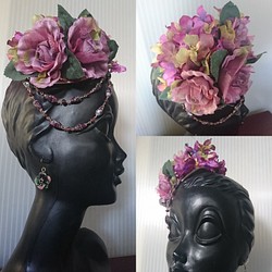 落ち着いたピンク系の薔薇や紫陽花ととんぼ玉 花盛ヘッドドレス トークハット 1枚目の画像