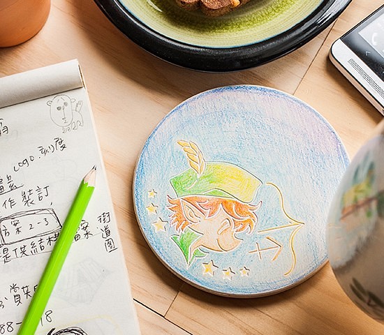 【客製化禮物 】DIY彩繪陶瓷十二星座男孩杯墊┇ 射手男孩 第1張的照片