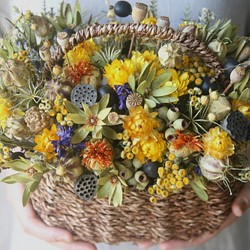Natural yellow dryflower basket 1枚目の画像