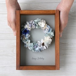 [誕生日プレゼント・結婚祝い・開店祝い]  壁掛けフレーム wreath -right blue- 1枚目の画像