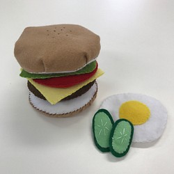 磁石いり‼︎フェルトままごと♡ ハンバーガー 1枚目の画像