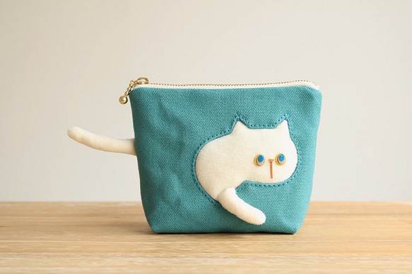 穿過袋子的定做貓袋（白色貓綠松石藍色14厘米拉鍊） 第1張的照片