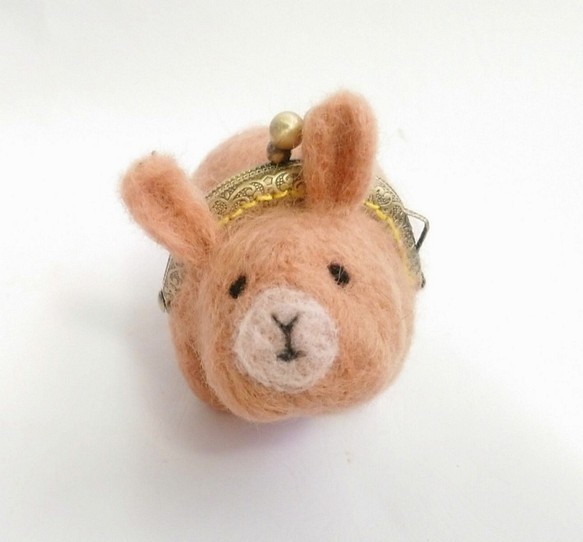 ウールフェルトアニマルシリーズゴールドバッグ太ったかわいいウサギ 1枚目の画像