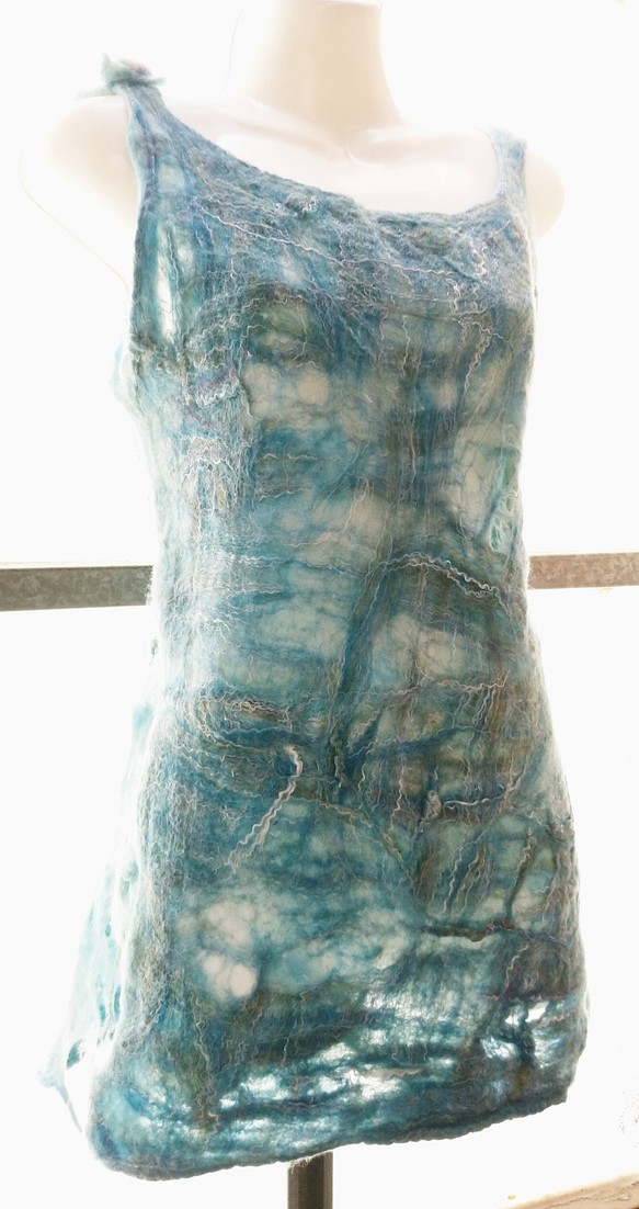 サイレント（MUM）ウールフェルトの手作りの服-青い海と空の色（*ロングコート/ドレス） 1枚目の画像