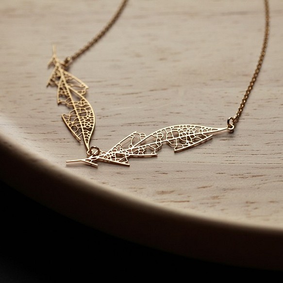 Skeleton Leaf Pendant D / Gold / P20G emmanuelfranca.com.br