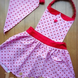 [再販]子供用 エプロン(ポケット付き)&三角巾(ピンク ハート柄) 1枚目の画像