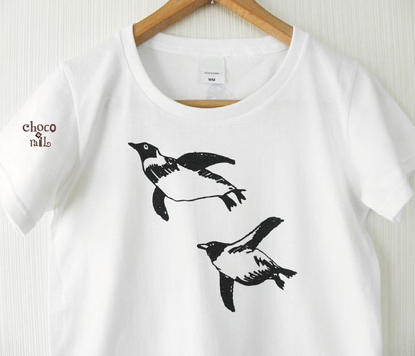泳いでる！ペンギン 白 Tシャツ（インク：黒） 1枚目の画像