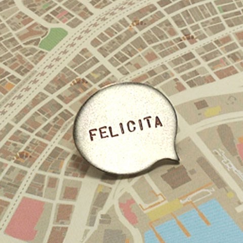 イタリア語　FELICITA「幸福」　真鍮ピンブローチ 1枚目の画像