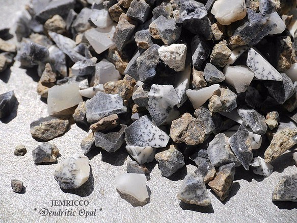 天然石デンドリックオパール(ペルー産)原石さざれ石 約80g 約3mm〜10mm 穴なし[sa-160427-01] 1枚目の画像