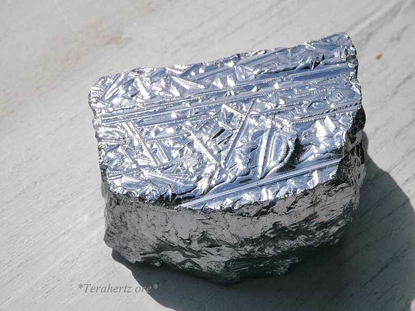 高純度テラヘルツ鉱石ラフカット大きい原石タンブル 約66g 約56mm [ter-180319-03] 1枚目の画像