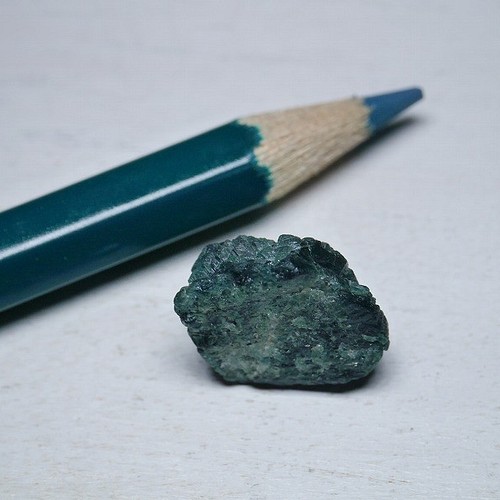 天然石アレキサンドライト原石(ブラジル産)約2.7g(約13.5ct 