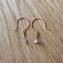 なお様オーダー品 プリンセスカットダイヤの1粒イヤリング 約0.31ct