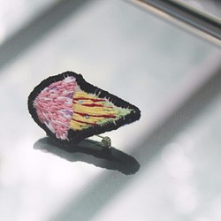 クラゲアイスクリームの刺繍のブローチアイスクリームクラゲ刺繍ピン 1枚目の画像
