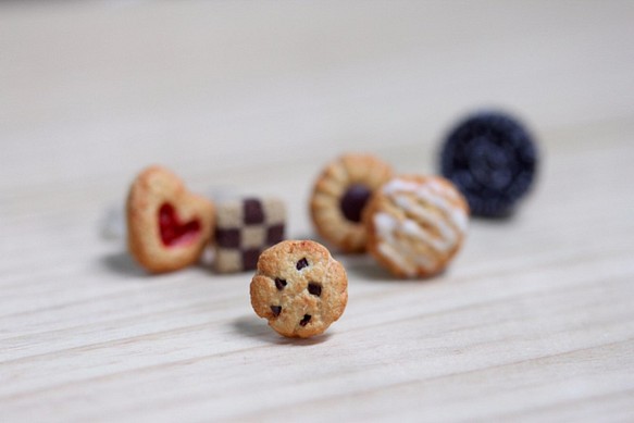 袖珍經典餅乾耳環 Miniature Classic Cookies Earring 第1張的照片
