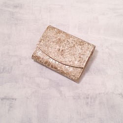 【スペシャル】花柄イタリアンレザーのコロンとしたミニ財布（ゴールド） 1枚目の画像