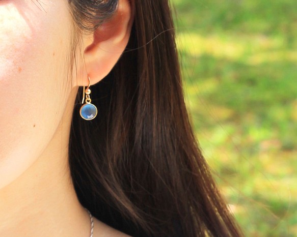 14kgf藍色玉髓透明光澤耳環或無孔耳環天然石材 第1張的照片