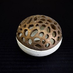 珊瑚土透かし彫り香立て・ポプリケース３ 1枚目の画像
