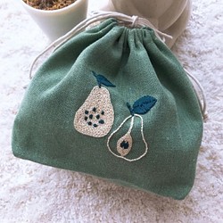 handmade刺繍巾着⚘洋梨❋ラ・フランス ex.ミナペルホネン 1枚目の画像
