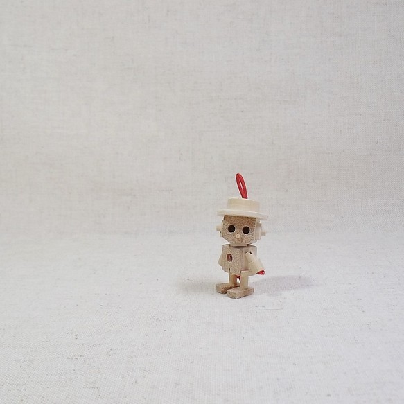 帽子babyちゃん（赤）木製アクセサリー 1枚目の画像