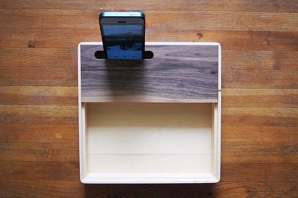 簡單使用-手機充電擴音置物木盒 (紙盒裝) 第1張的照片
