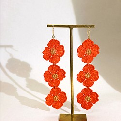 三重Hinageshi刺繡耳環朱紅色（朱紅色） 第1張的照片
