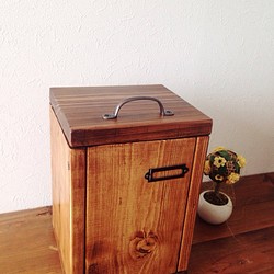 木製ダストボックス 1枚目の画像