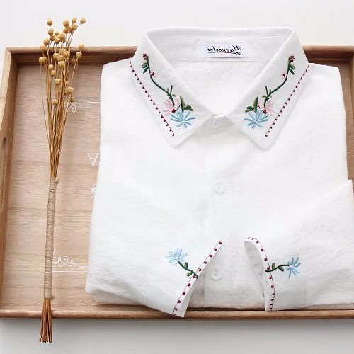 花 刺繍 シャツ シャツ ブラウス Ranchi 通販 Creema クリーマ ハンドメイド 手作り クラフト作品の販売サイト