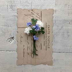 (送料込) 布花   パルマ菫　と　白詰草の コサージュ 1枚目の画像